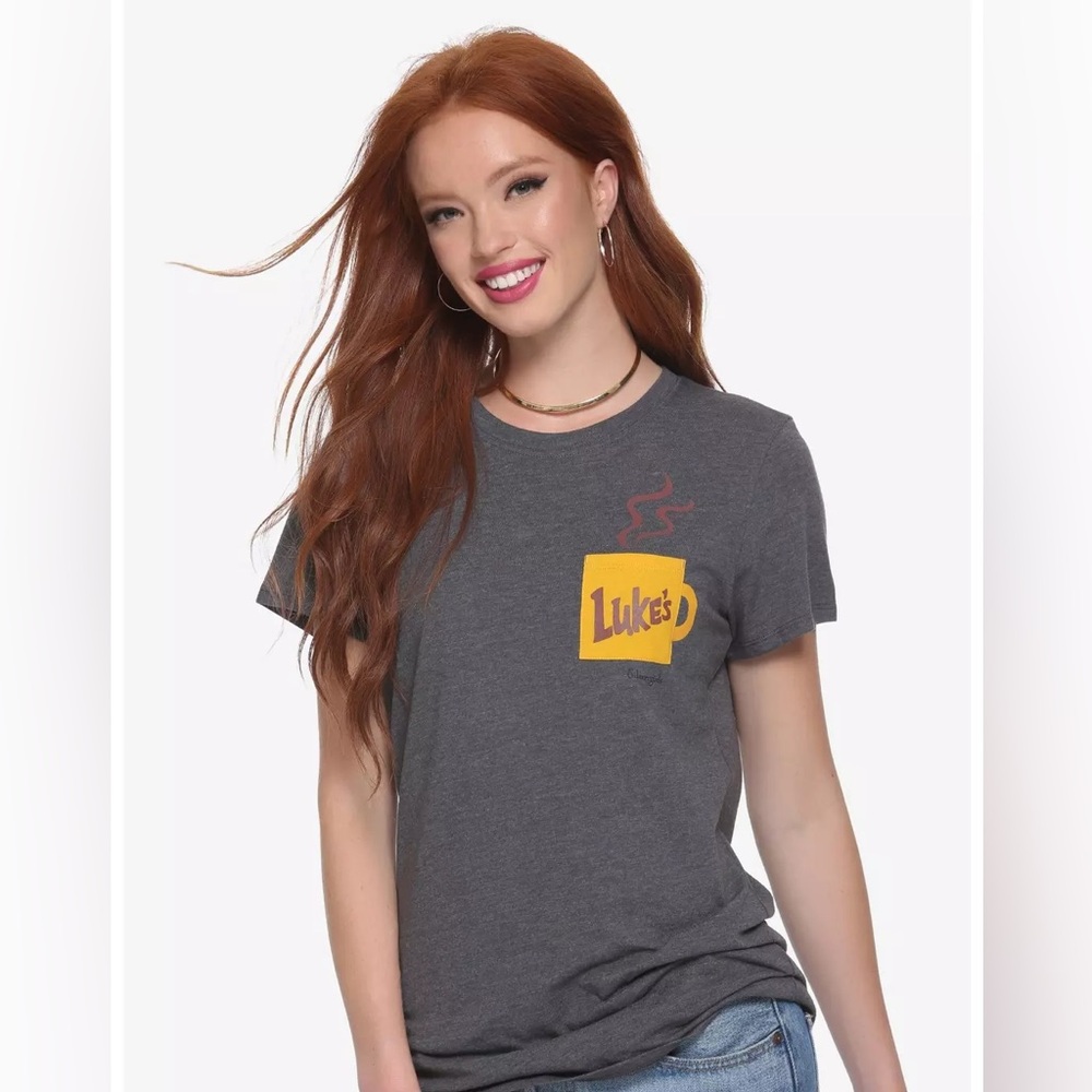 - GILMORE GIRLS TEE small 
LUKES coffee cup pocket
SOLD OUT!!!!